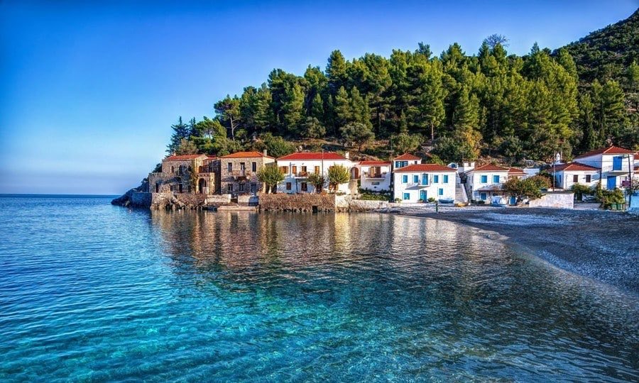 Loupo36131606's tweet photo. Καλημέρα όμορφοι φίλοι μου μια τεράστια λαμπρή καλημέρα!!! https://t.co/ygi4drZX63