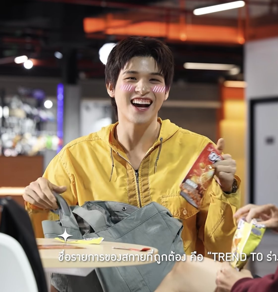 sleeproom_'s tweet photo. เหมือนม๋าที่แปลว่าคำชมอะ บ้อกแบ้กมากกก มานแฮปปี้สุดๆ หูตั้งหางกระดิกจริงๆ โคตรน่ารัก แต่มีคนเลี้ยงแล้ว  🐶🤏🏻 https://t.co/qKPbS4UQLR