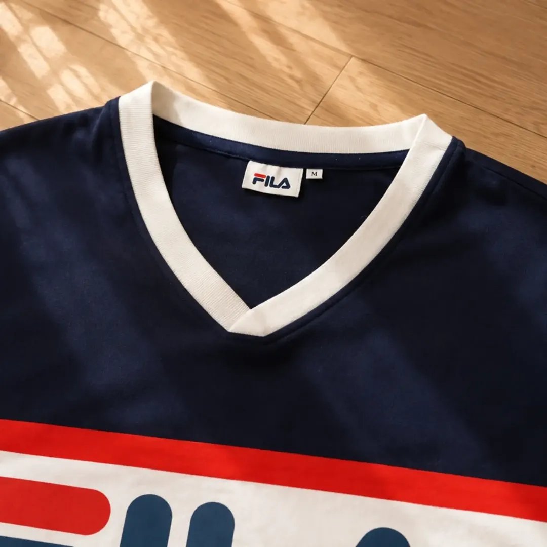 Molekbundle2's tweet photo. RM 53 Siap Pos Semenanjung M'sia
•
FILA Multicolor V-neck Japan ( M-L)

▪️Original item
▪️Made in Japan
▪️Size M-L
▪️Pit 21.5'
▪️Shoulder/Bahu 21' Lenght/Labuh 29.5'
▪️Condition 9.5/10 Like New
▪️Fabric 60% Cotton 35% Polyester 5% Rayon

✆ https://t.co/xSlMvcg8hs https://t.co/kJiqbSOyup