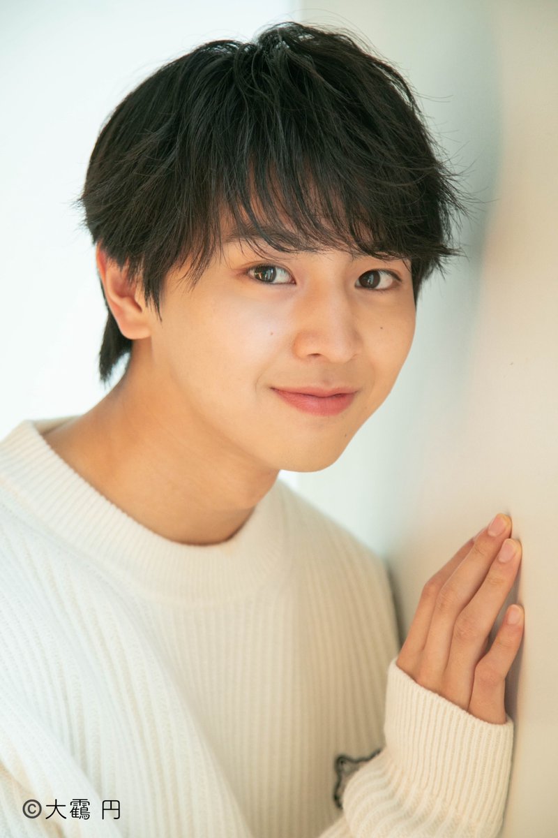SHOWROOM_jp's tweet photo. ／
9/26(土)13:00〜📺✨
『JUNON×SHOWROOM』 
ジュノンボーイ出演番組、第2回の配信が決定🎉
＼

第2回のゲストは…❣️

🎉渡部 秀さん🎉
（第21回ジュノン・スーパーボーイ・コンテスト 準グランプリ）
仮面ライダーシリーズへの出演経験のある渡部さんをゲストに迎え、
深掘りトークを繰り広げます💕

◯出演
・MC：#藤本洸大
・サブMC：#福永顕司（@kenpappachan）
・ゲスト： #渡部秀

さらにイベントで勝ち上がった第39回コンテスト参加者も出演予定です⭐️

配信ルームはこちら💁‍♀️
https://t.co/wIN0ekVnuP

#JUNON
#SHOWROOM

💛お楽しみに💛
