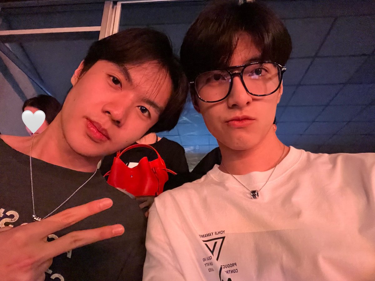 ryryaccount's tweet photo. Canal date ✅
Concert date ✅
Match date ✅
Mall date ✅

They literly doing things that people in a relationship usually do 👩🏻‍🦯 so basicaly #thammac is dating‼️ https://t.co/q9KtsmOLuz