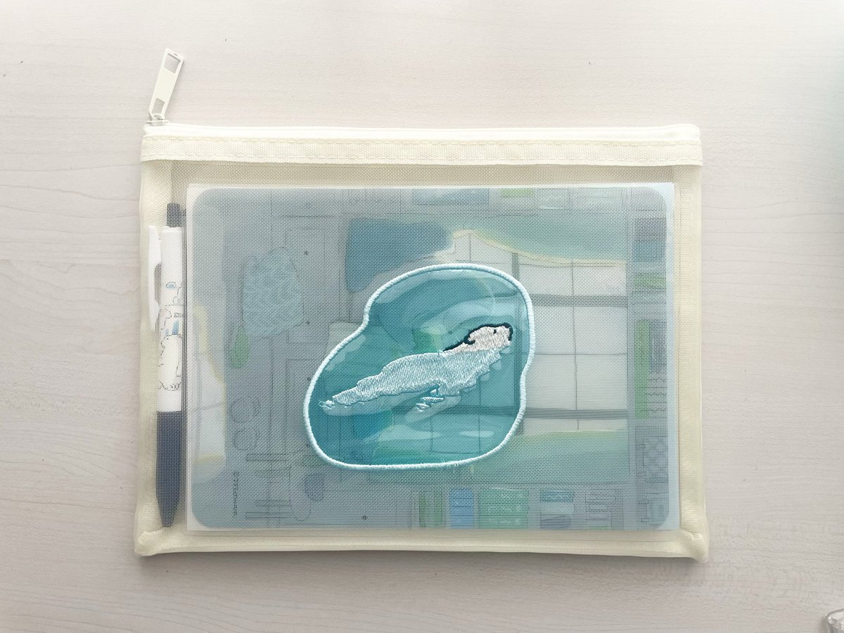 yu_snowdrop's tweet photo. @momoro66 ノートとペン入れたらちょうど良くて！旅にも活躍しそうですね
小さいクリアカードはしおりに使ってます🔖 https://t.co/GNgMS1mURg