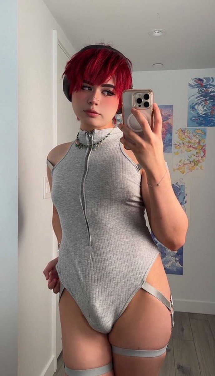 chloedublin29's tweet photo. Handle with care. Or don’t. @CuckList1 @Baysneakylink @SneakyLinkLA https://t.co/JfcmpDfQKI