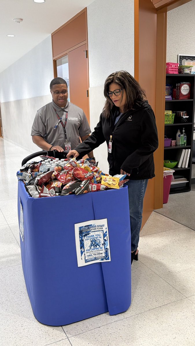 JeanaMAdams's tweet photo. First Friday in @JonesMs_AISD aka Toro Nation was 🔥! Tier one Instruction…Active Monitoring…and Celebration of our awesome staff. @DrBrooks_2023 @bolton_kesha @AldineProfLearn @drgoffney @tudon_martinez @DrMarcieStrahan #TorosYouKnow https://t.co/UUu7prTfhc
