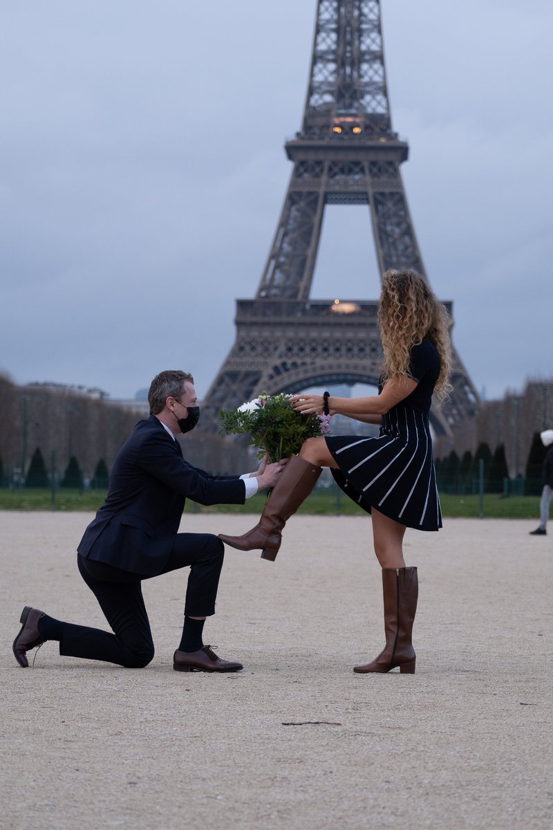 ManonDeParis15's tweet photo. Le rêve 💭 de tout soumis : être agenouillé devant sa Maîtresse ManondeParis. 👑👠

Venez réaliser vos rêves. 💭 https://t.co/B7GllPhxaB