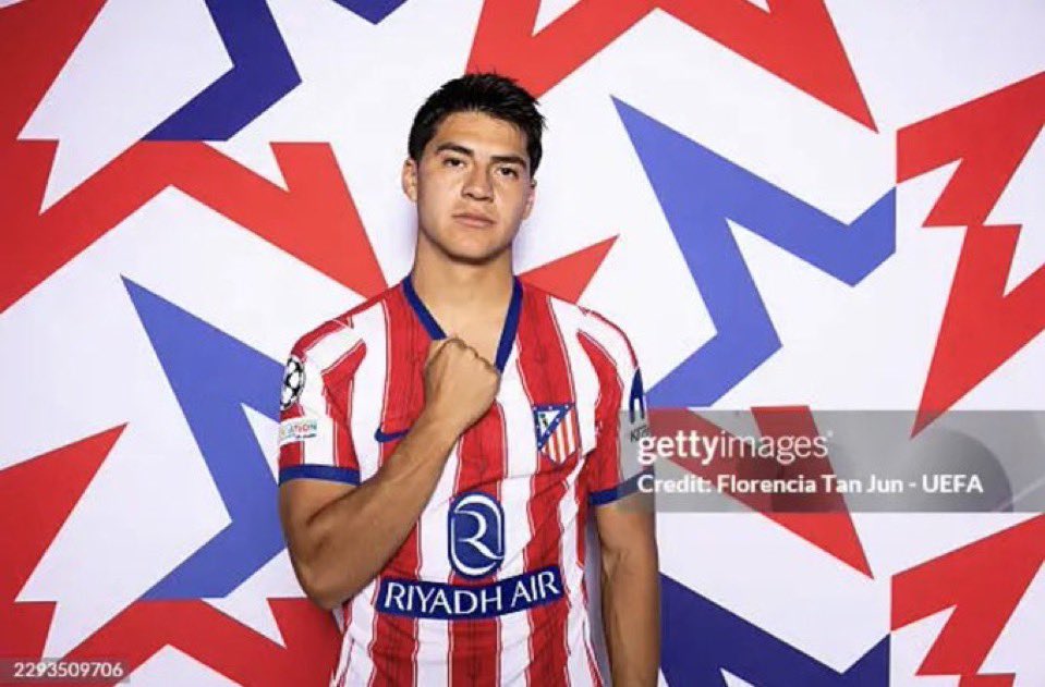 mteogtzz's tweet photo. AY OBED que guapo estás neta💘 https://t.co/RgTwFhipkb