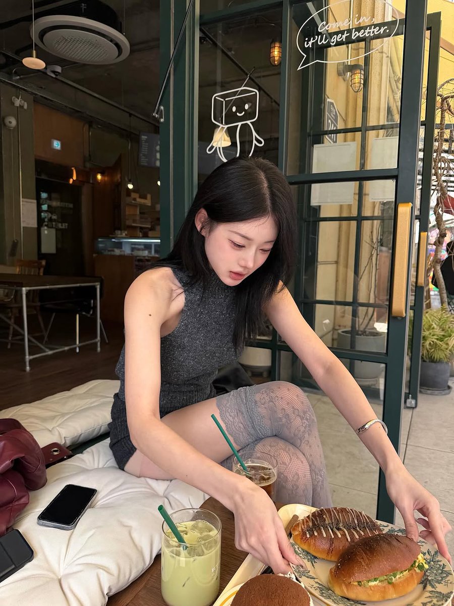 SoniaAtendente's tweet photo. 내 최애 계절🥺..🩵 가만히 있어도 행복감 max 오래 오래 머물러주ㅓ https://t.co/aG3SKD4kfq
