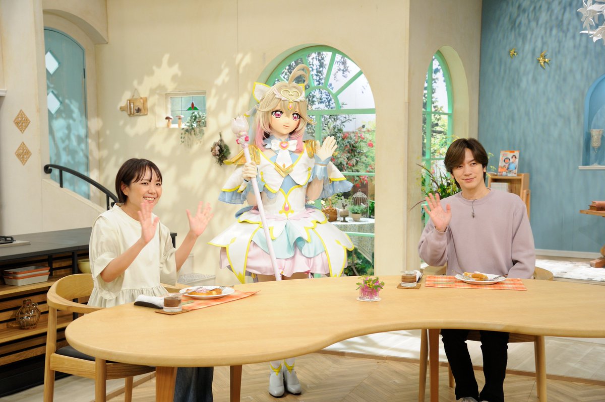 asahi_tv's tweet photo. 〖#DAIGOも台所 ɴᴇᴡꜱ🍳〗

『名探偵プリキュア！』とのSPコラボが実現🕵️

#キュアアルカナ がスタジオに登場😘🤍

“大のアイス好き”だというキュアアルカナの
リクエストに応え、お家で簡単に作れる
「ラズベリーアイス」作りに挑戦🍨✨

🧑‍🍳9月14日(月)、18日(金)ひる1時30分～
@DAIGODaidokoro https://t.co/3Hll9Hn58G