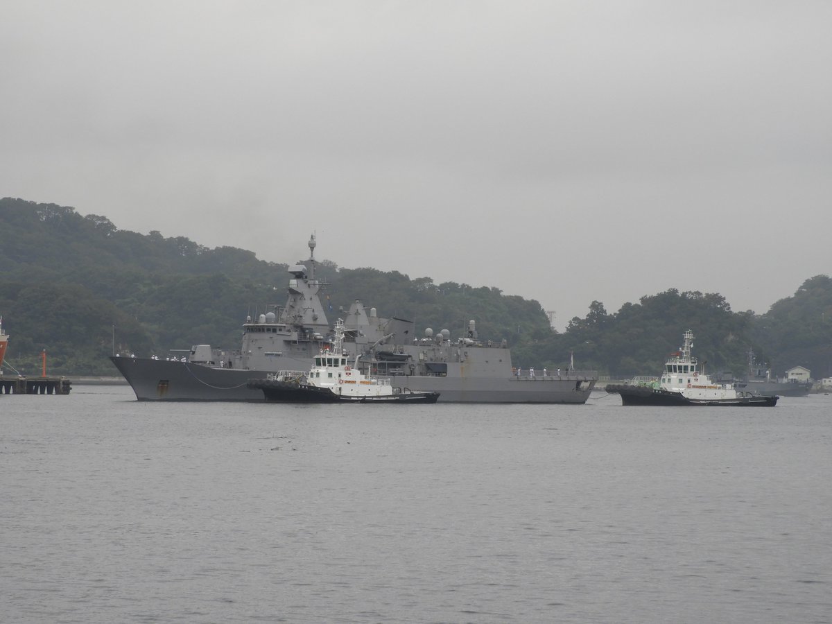 MICHIYAM's tweet photo. ニュージーランド海軍のアンザック級フリゲート艦の2番艦「テ・マナ（HMNZS Te Mana, F111）」も入港、逸見西岩壁に接岸完了、寄港感謝です。 https://t.co/s2Y343KPvw