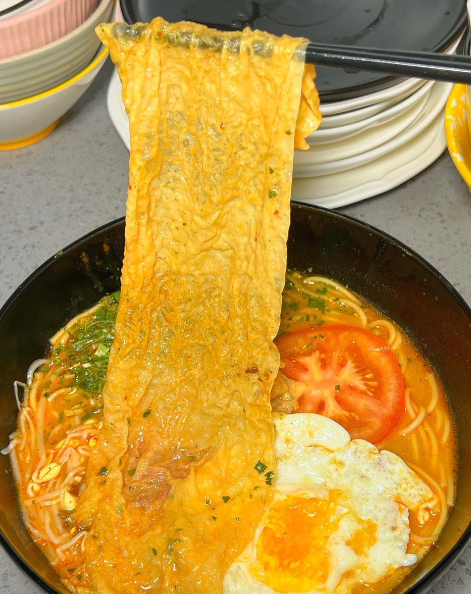 AgusRossignol's tweet photo. Just whipped up garlic butter ramen with soft-boiled eggs for a cozy weeknight treat  Ready in 15 mins and so comforting! https://t.co/Pduon2FWwL