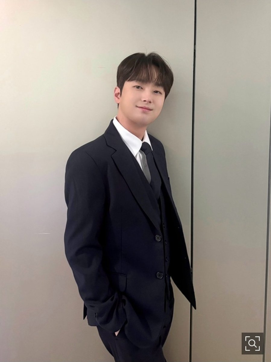 chanddobaragi's tweet photo. “사회성 뛰어난 노래” 박선주, 이찬원 향해 아낌없는 극찬 (출처 : 네이버 연예) https://t.co/sEnp4eS4ib https://t.co/jUCdXMARH7