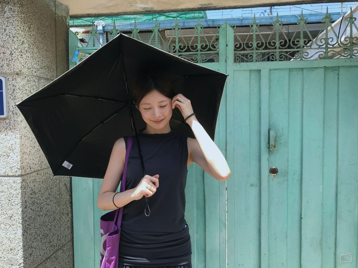 riboow's tweet photo. Graceful storks with pristine white plumage and delicate legs glide and stride along the zoo's watery edge, exuding a serene and majestic natural aura. 🐋 During music class, I picked up a fresh tune. https://t.co/bTZon5mIDB