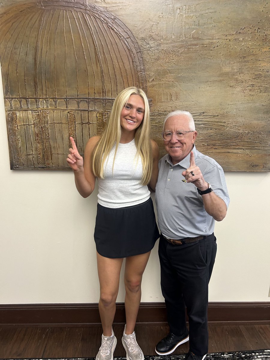 LizzyBoucher13's tweet photo. I had an amazing experience during my recent visit with @SouthernMissSoc at the University of Southern Mississippi! Thank you Coach @DannyOwens145, Coach Ryan Weir, and Dr. Joe Paul for such a great day! SMTTT! @SouthernMiss https://t.co/oLIhOIsCqR