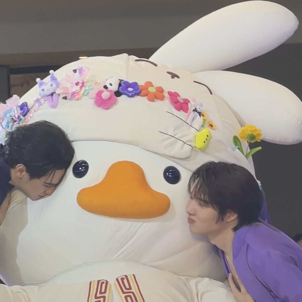 flowerwayforknp's tweet photo. จุ่มแจ้มกมกมแฟมมะยี่ 🦆🐰🫐 <3 

KNP DENTISTE PARAGON
#DentistexKengNamping 
#DentistexOhAe
#KengNamping #OhAe https://t.co/Se2OHtEoMV