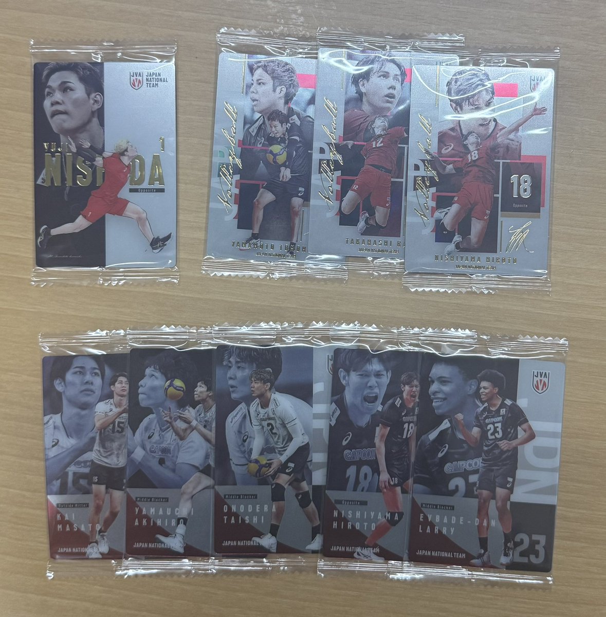 kch__cho's tweet photo. 【交換】男子バレーボール日本代表 男子バレー男子日本代表 ツインウエハース 2026

譲】SR 西田
       R   高橋、山本、西山
       N   甲斐、山内、小野寺、西山、ラリー
求】西本、小川、関田or買取

異種交換も検討致します🍀
郵送のみのご対応になります。 https://t.co/z1COEPF5An