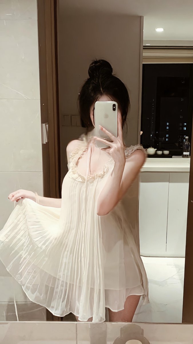 MathildaWijddx's tweet photo. ふとした瞬間に自分の輪郭が���やけていくような感覚、これって一体どこへ向かっているんだろう。少しだけ不思議な気持ちになるね。 https://t.co/TCIIyahOLc