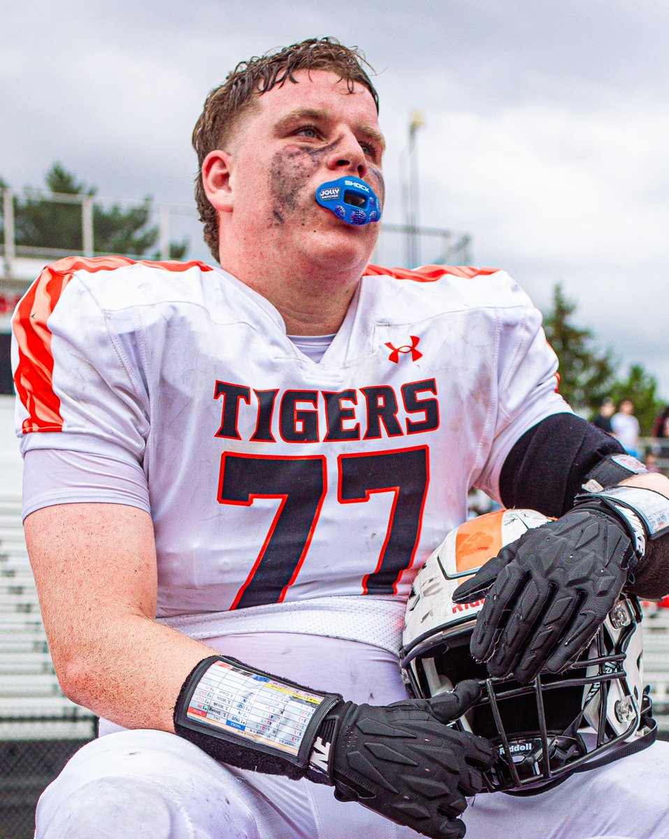 JMedUE2027's tweet photo. Some great shots from our opening game! #OLine #77
Class of 2027 - Union Endicott High School (6'4 - 280)
NCAA ID 2608151489 https://t.co/GnwkXgdLWo