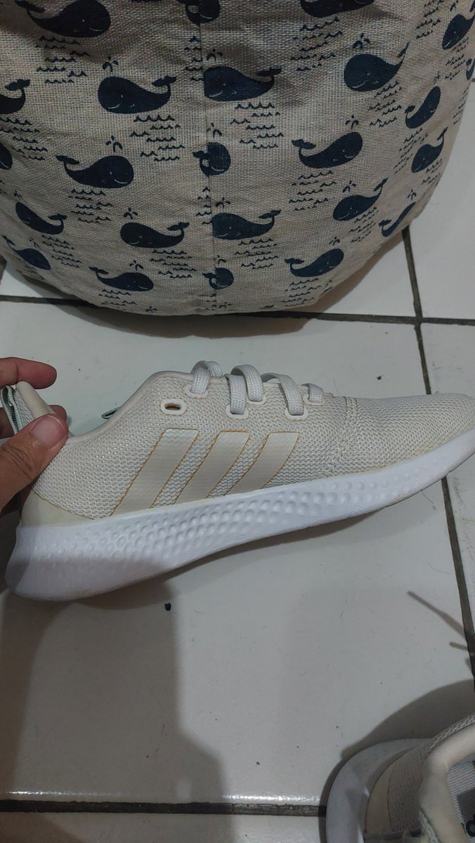 demmbbb's tweet photo. WTS!! 
Sepatu Adidas Cloudfoam Comfort (Preloved)
​
​Ukuran: 36 (Insole 22 cm)
​Warna: Cream/Off-White dengan aksen hijau mint
​Material: Mesh yang adem 
​Kondisi: Mulus, tidak ada minus robek.
​Harga: 200k 
​Mau tanya detail langsung DM https://t.co/yrBGnMZo4E
