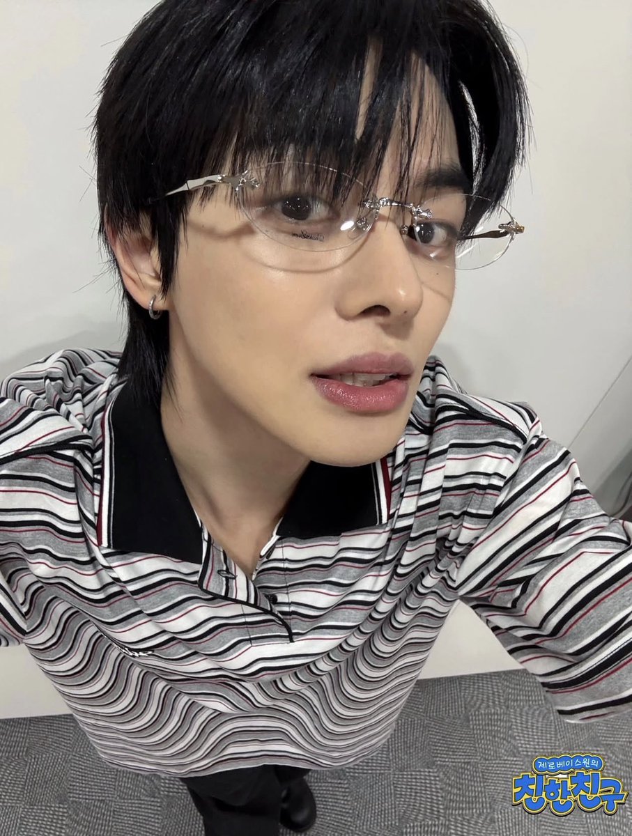 cloudeeleo's tweet photo. LEE LEO ALL ROUNDER IDOL
LEE LEO POWERFUL STAGE PRESENCE
LEE LEO CHARISMATIC PERFORMER
LEE LEO PRODUCER
LEE LEO SWEET LEADER
LEE LEO STABLE LIVE VOCALS
LEE LEO TALENTED ARTIST
LEE LEO GLOBAL STAR
LEE LEO ACE IDOL
LEE LEO YOU ARE SO LOVED https://t.co/9MdY5xkfG0