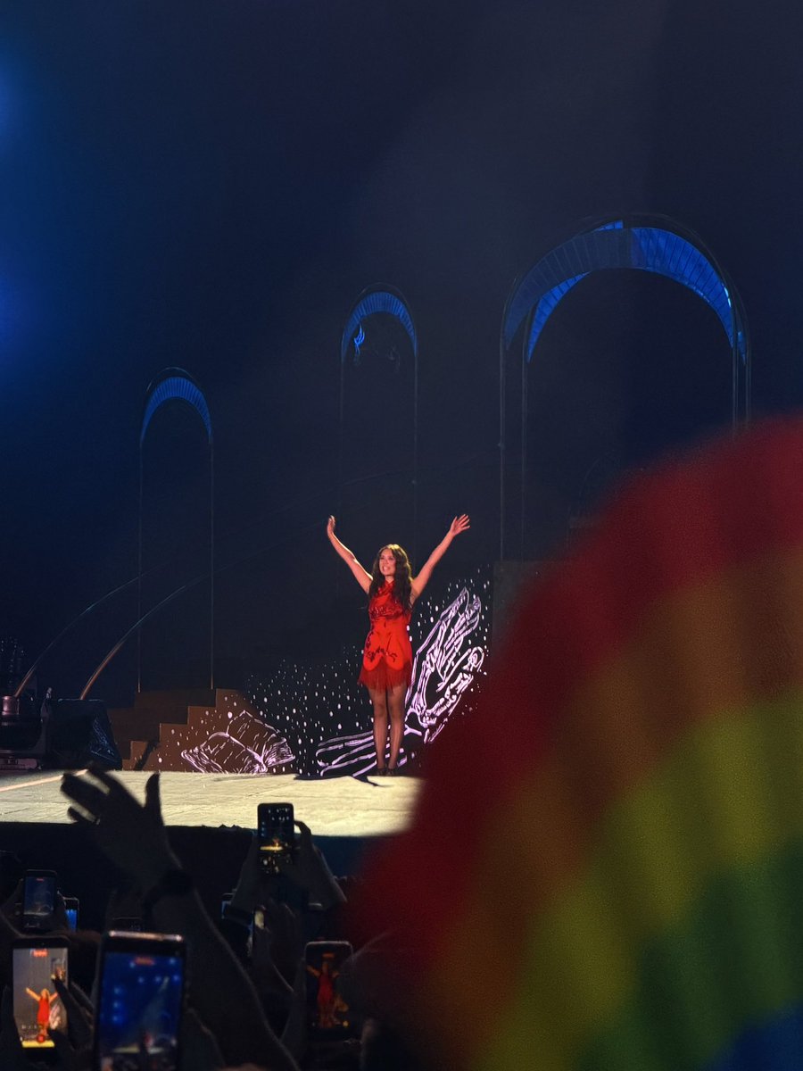 weinthecrowd's tweet photo. GAYS GAYS GAYS https://t.co/FXBbmuEmVF