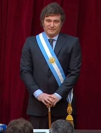 Pampa139's tweet photo. Milei le pidió a chatgpt la foto de cómo se vería en los 80's https://t.co/F9pQ5W3N0j