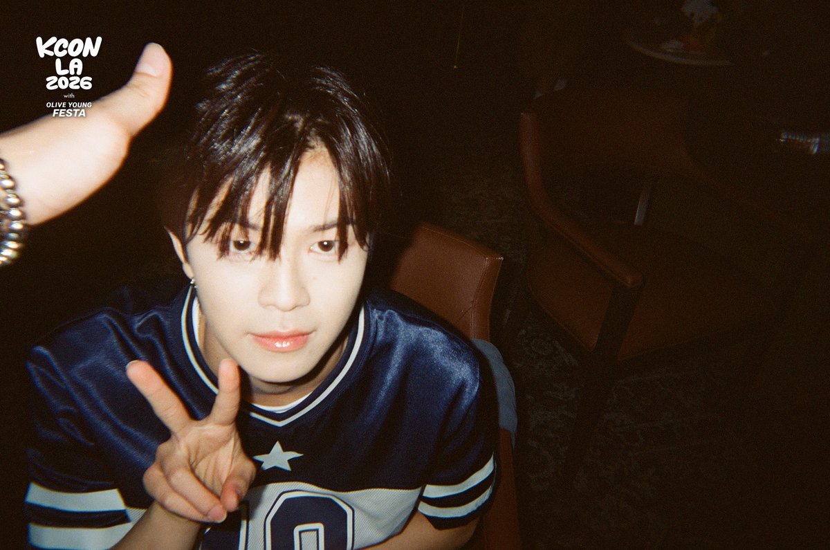 kconusa's tweet photo. [#KCONLA2026] Behind the Scene: Film Camera by #KO1KEYZ

photo by. @KO1KEYZofficial

📌Pre-register now for KCON LA 2027 and be the first to get the latest KCON news and updates!
🔗https://t.co/I5DbHatE0i

-
KCON LA 2026
AUG 14-16
https://t.co/0wcVXh0tET Arena, LA Convention Center

Let’s #KCON