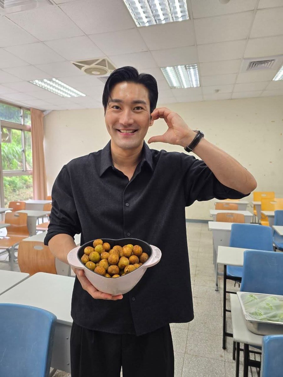 about_siwon's tweet photo. 📸 260908 SIWON threads update

이 정도면 농협에서 연락 오는 거 아닌가 싶다.  這種程度，我覺得農會應該會聯絡我了.

#시원 #SIWON #최시원 #CHOISIWON 
@siwonchoi https://t.co/V8i5SNcR59
