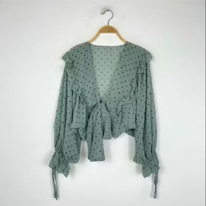 HeyAzzalea's tweet photo. Motif polkadot tuh gak ada matinya.
Outer classy ini salah satunya. 😍

https://t.co/ji0j0NYJCQ https://t.co/qJL9RI5NWH