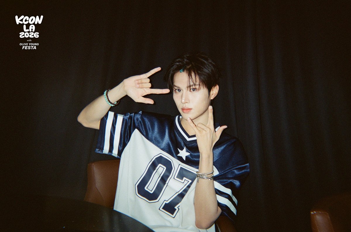 kconusa's tweet photo. [#KCONLA2026] Behind the Scene: Film Camera by #KO1KEYZ

photo by. @KO1KEYZofficial

📌Pre-register now for KCON LA 2027 and be the first to get the latest KCON news and updates!
🔗https://t.co/I5DbHatE0i

-
KCON LA 2026
AUG 14-16
https://t.co/0wcVXh0tET Arena, LA Convention Center

Let’s #KCON