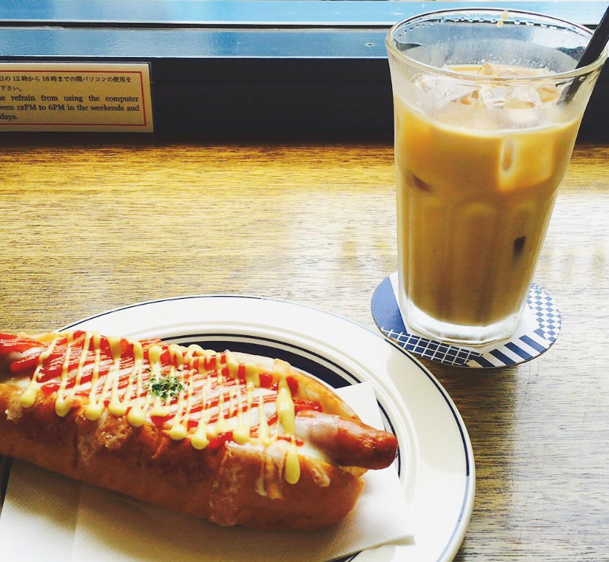 beyz_25's tweet photo. 昨日の新規さんと別れて朝食べてないから早めのランチ💞
今日の夜も新規舐め犬と会いたいから誰かお願いー
#裏垢女子 #裏アカ女子 #足フェチ #脚フェチ https://t.co/0CHU1gJWbA