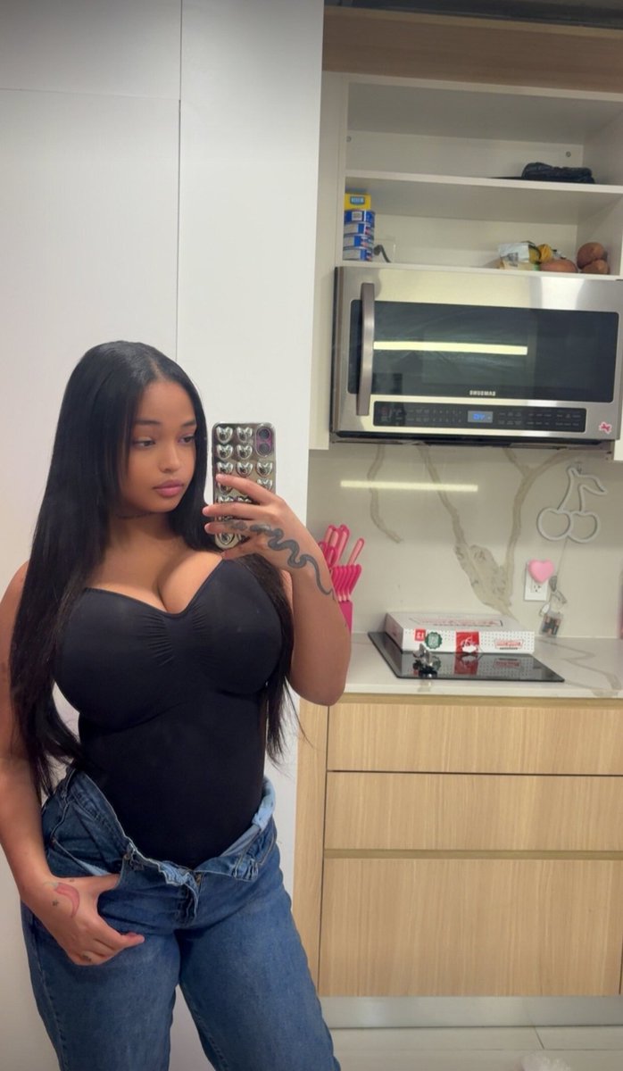 iamlexiatv's tweet photo. hope I find a boyfriend in 2026 😅💜 https://t.co/lD58Mwa6cS