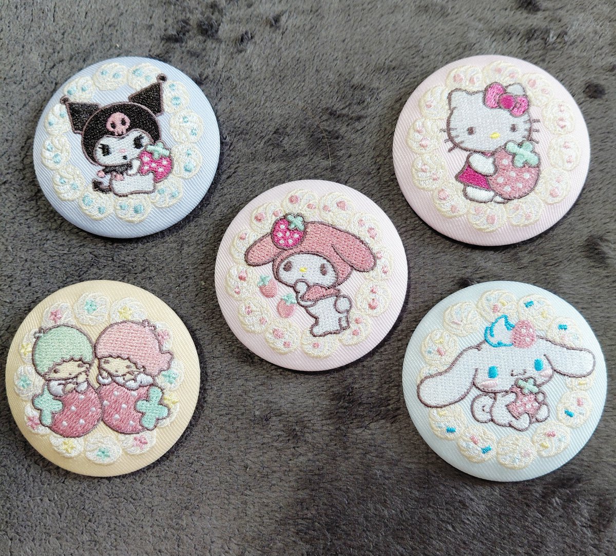 ew_tut's tweet photo. 缶バッジも買い足し買い足し……

マイメロォォォォォ🩷🩷🩷 https://t.co/Nz7H4OkPOO