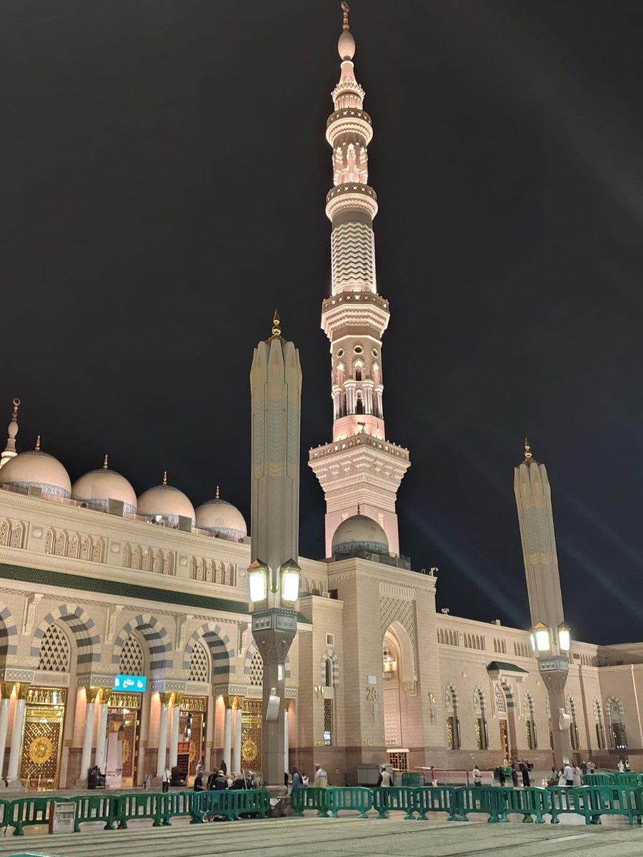 SadiiOfficial2's tweet photo. Asslam alikum

*Narrated Aisha, Ummul Mu'minin:*
The Prophet (ﷺ) commanded us to build mosques in different localities (i.e. in the locality of each tribe separately) and that they should be kept clean and be perfumed.

📚 Sahih (Abi Dawud 455) https://t.co/6Cv8xvJ2L8