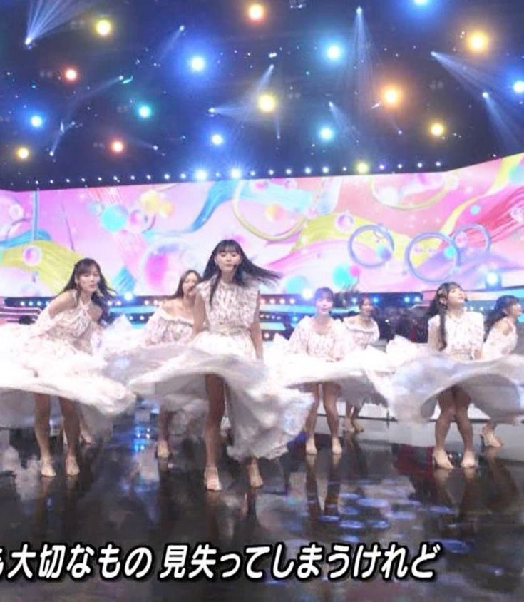 hsurb52's tweet photo. 集合すると美脚多すぎて迷うレベルの乃木坂 https://t.co/q3soVXJn94