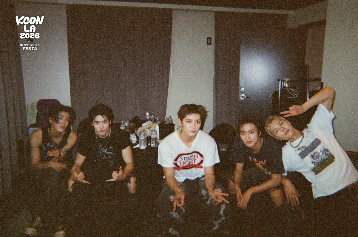 kconusa's tweet photo. [#KCONLA2026] Behind the Scene: Film Camera by #NCT127

photo by. @NCTsmtown_127

📌Pre-register now for KCON LA 2027 and be the first to get the latest KCON news and updates!
🔗https://t.co/I5DbHatE0i

-
KCON LA 2026
AUG 14-16
https://t.co/0wcVXh0tET Arena, LA Convention Center

Let’s #KCON