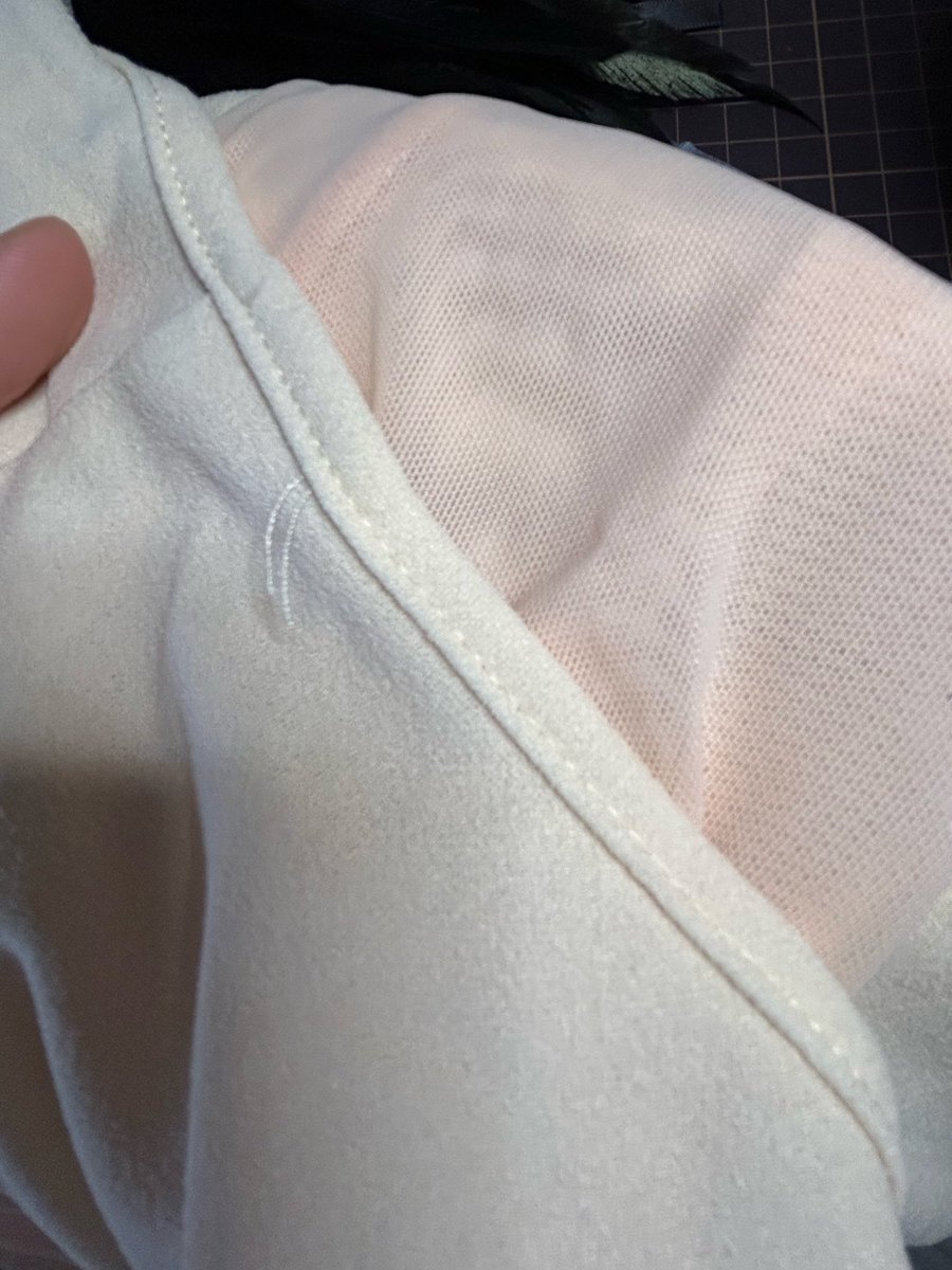 kanyan062's tweet photo. 発注したやつが届いたんだけど色味違いすぎて使えない！大人しく中は白にしよう（右はもっとピンクっぽい https://t.co/CORdff3Acc