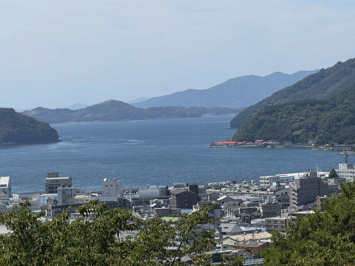 Roto_Writer's tweet photo. おはようございますー眠いですー
今日もAPEX配信ありますっ！コラボです！
コラボなのにわいの声しか入らないのは仕様です！
許してくれ！…やっぱりPC…一年くらい本気で貯金して買おうかな…って一生悩んでるわw
さー今日もメンブレに耐えつつ、お仕事頑張るぞー٩( ᐛ )و https://t.co/NhnQdq3zxb