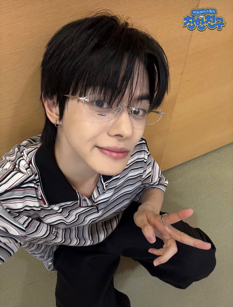 ALD1_LEO's tweet photo. 친한친구 https://t.co/VgBsEXiEc5