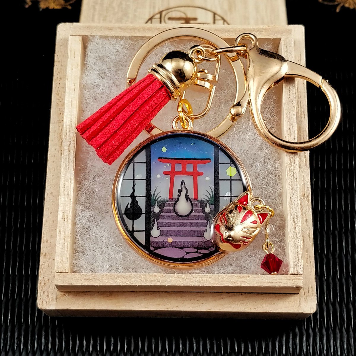 svkobo's tweet photo. 去年試作し、今年作ろうと思っていた光る提灯お化け🏮🔥
今年は【狐火】のみとなりましたが、毎年ちょっとずつ増やしたいと密かに思ってます。

「光る妖かしシリーズ」🦊✨
来年は何を光らせようかな〜 https://t.co/HLMmXQLsTW