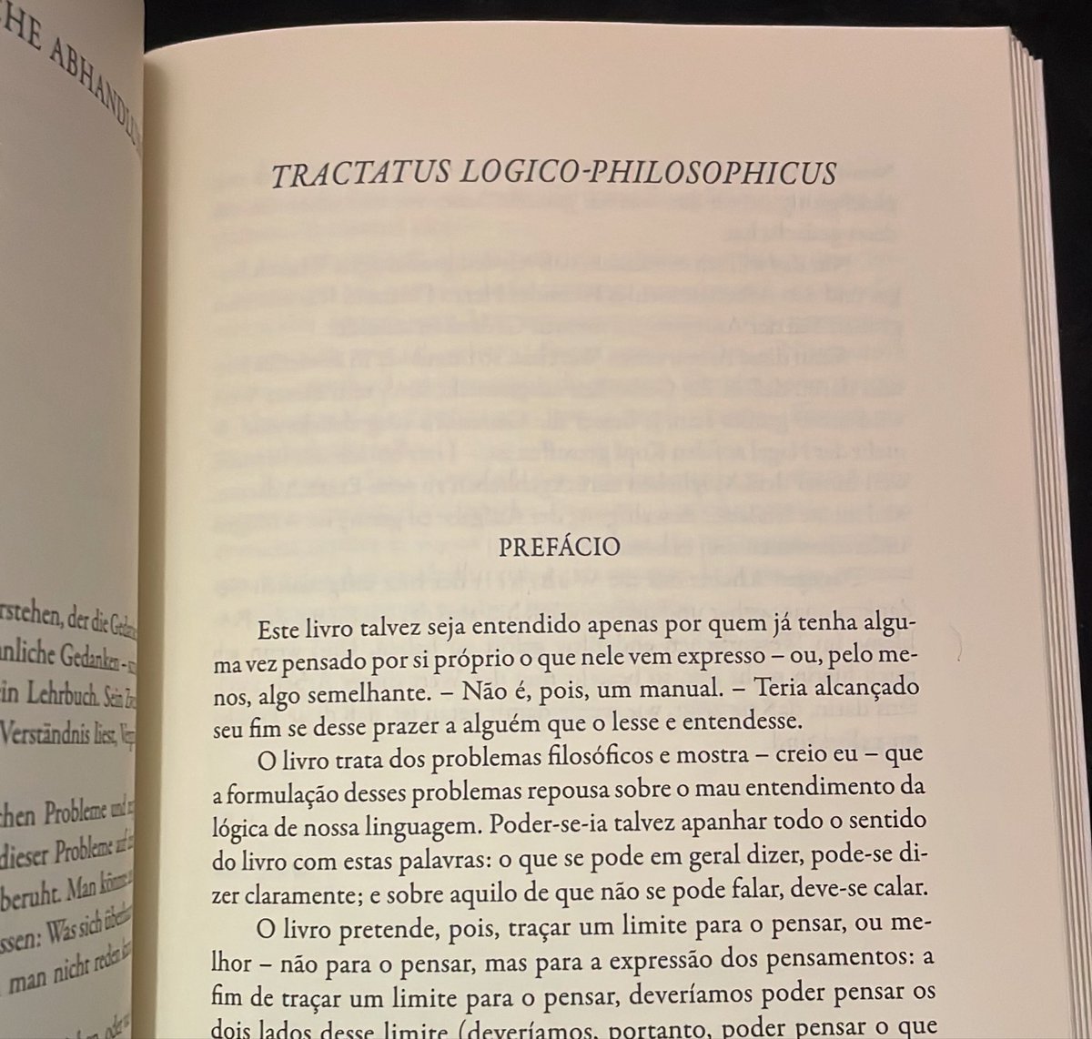 cinevverite's tweet photo. não acredito peguei no flagra o chatgpt no livro... nem pra tirar o travessao tlg :/ https://t.co/JMFJv6ymBe