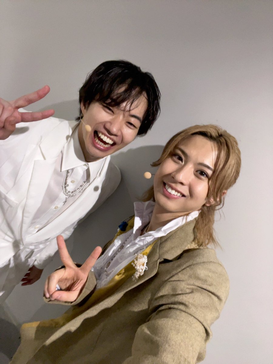 SAPPOROLK's tweet photo. 来夢さんの優しさは周知の事実ですが
人だけじゃなくて全てに優しい来夢さん✨
優しくする方法をいっぱい知ってる気がしてて
それに触れる度にあったかい気持ちになります☺️
それでいてかっちょいいの！ずるい！
(来夢さんのアンジョめちゃすこだった)
またお会いしたいなっ！
#岡宮来夢 さん
#帝コン https://t.co/QRGXzWv9Nr