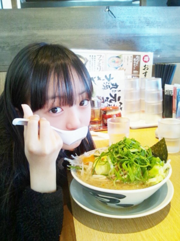 hibino_meina's tweet photo. ◀️ラーメンが好きな10歳
ㅤ⠀ㅤ⠀ㅤㅤ⠀ㅤ⠀ㅤ⠀ㅤㅤ⠀ㅤ⠀ㅤㅤ⠀ㅤ⠀ㅤ⠀ㅤ⠀ ⠀⠀ㅤラーメンを作る25歳▶️ https://t.co/6Au6IljVDS