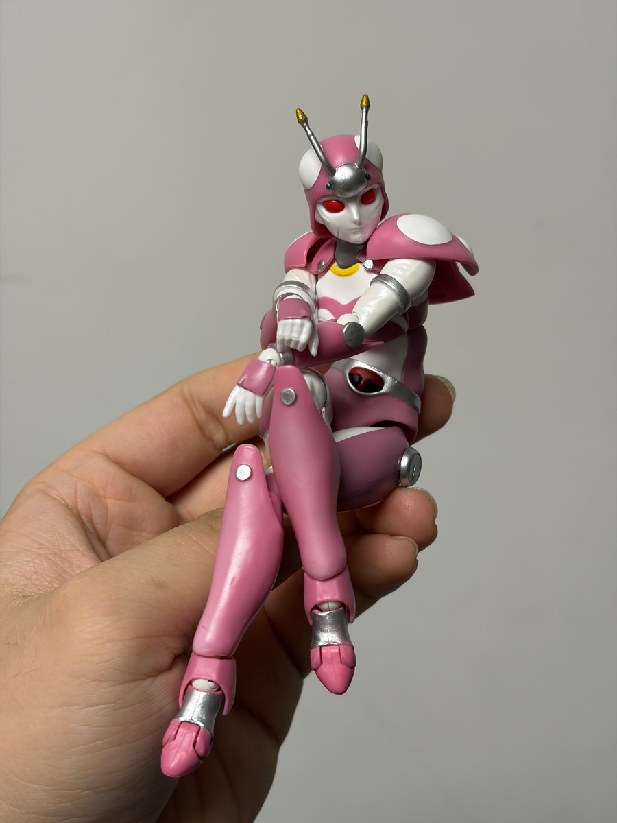 NemuiMogura's tweet photo. 52toys 田德莉娜

能跷二郎腿的好玩具 https://t.co/i4x5XqI35K