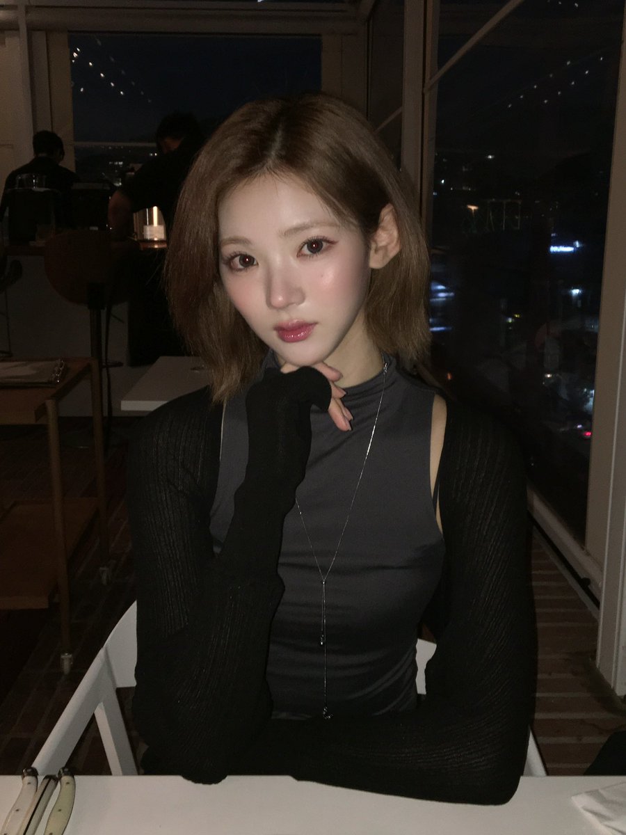 picscjiwoo's tweet photo. weverse update ♥︎ #지우 https://t.co/ZqqlWQ9WB3