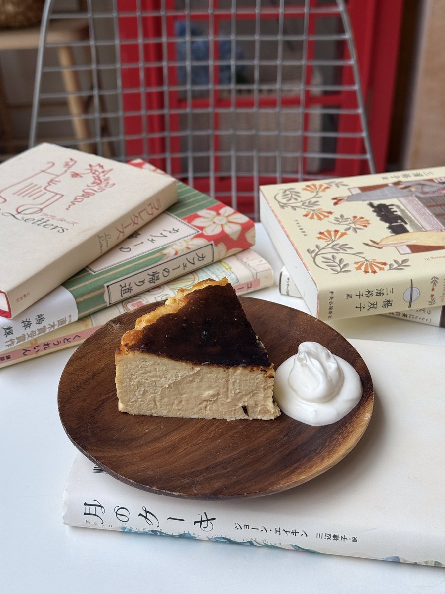 cafelittlemagic's tweet photo. バスクチーズケーキ本日からスタートです🧀
お待ちしております☆
#カフェリトルマジック #原宿カフェ #表参道カフェ #bookcafe #手作り #デザート https://t.co/HDXV88VpsU
