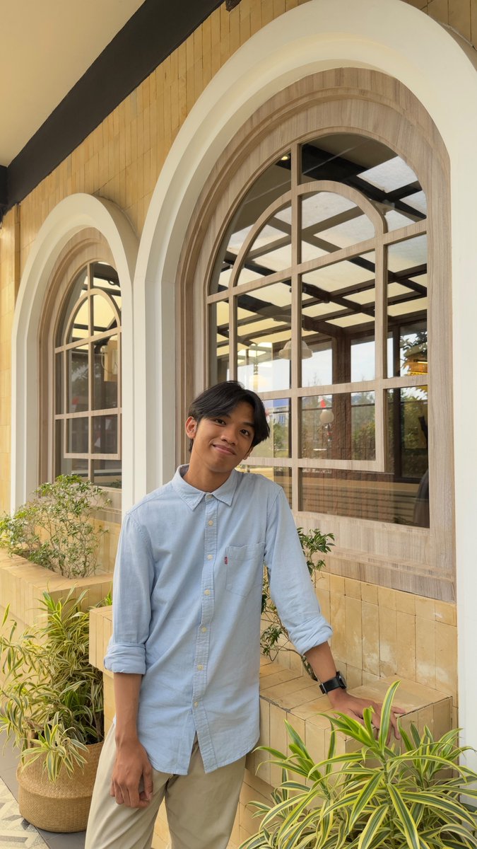 drownmys3lf's tweet photo. [QUEER FRIENDSHIP APPLICATION]

name: halfa/kal
age: 23
occupation: lab analyst
height: 164 cm 🤏
mbti: INFJ 
hobby: read ao3 and novels🧍‍♂️and also having karaoke (esp on my commute)
fun fact: kalo makan selalu lama 😔 and oh i think i'm addicted to my phone 🧍‍♂️ https://t.co/fqyxnGbQU4