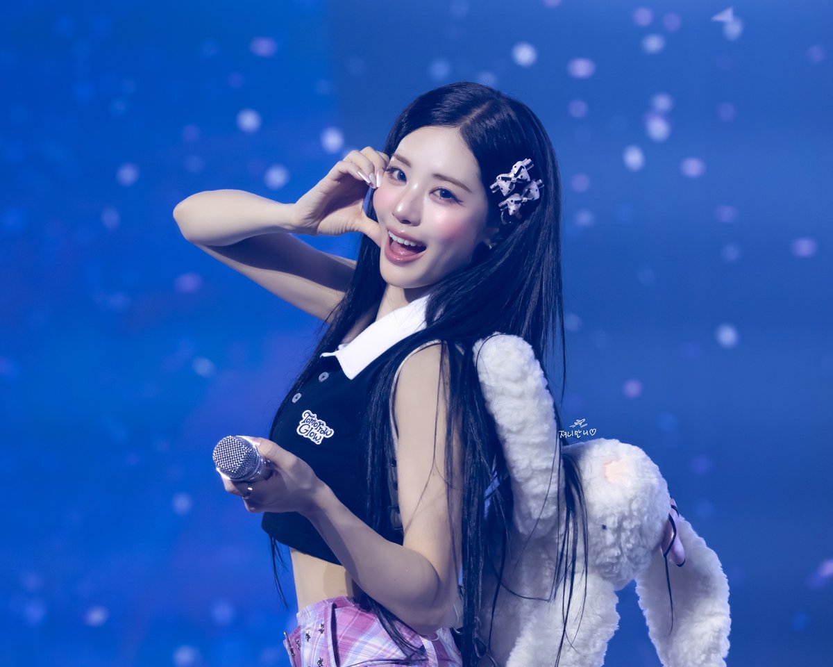 luvjourney_10k's tweet photo. 260906 박지원 🌌🐰🫶

#프로미스나인 #fromis_9 
#박지원 #PARKJIWON 
#지원 #JIWON https://t.co/8ulmXXYGvT