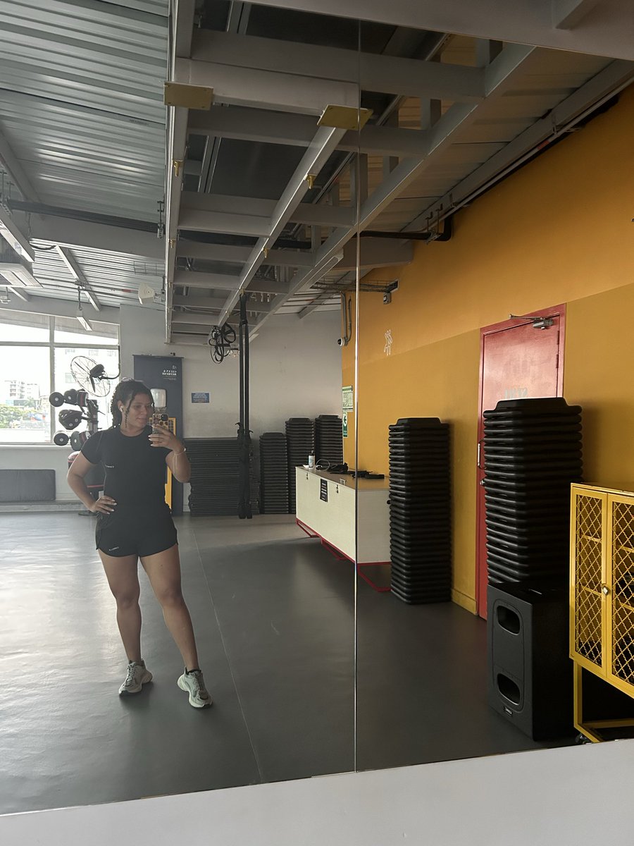 pattyjimenez23's tweet photo. 💪🏽🎧 https://t.co/RoJozYiVWH
