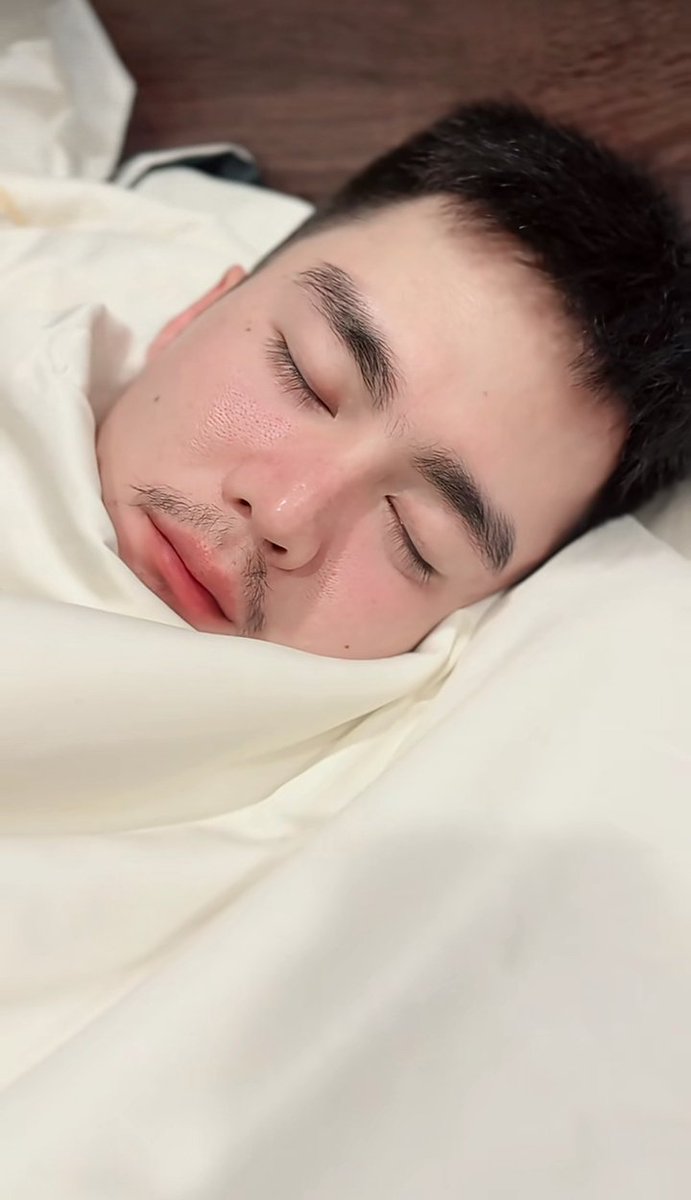Esso_Relax's tweet photo. โดนแอบถ่ายตอนหลับ😜😜😁 https://t.co/nYHHgkD1l1