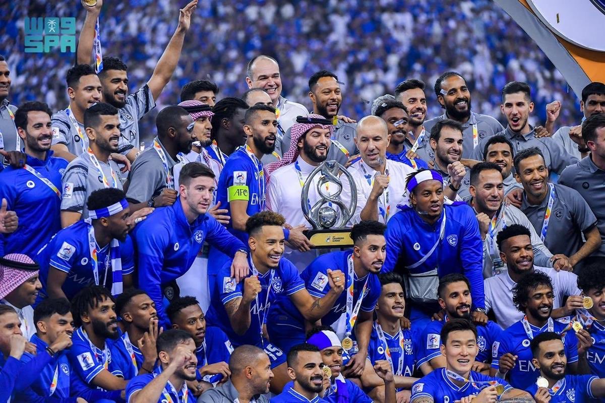 Floranc14's tweet photo. @Baderr755H @Reem_Alwaleed صورتك تروح تشخص بها على اللي ماعندهم دوري محلي يالمحلي https://t.co/f02TUP8Kuf